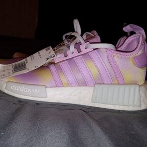 NWT LILAC BLISS ADIDAS YOUTH SIZE 6.5